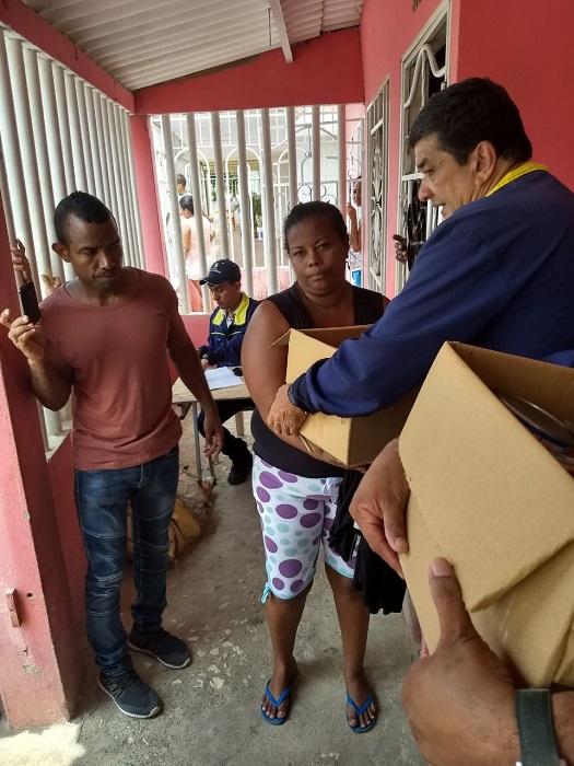 Ayuda humanitaria, en alimentos y materiales, a damnificados por incendio en 7 de Abril
