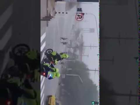 Dos pandilla se enfrentan bajo la lluvia en Las Moras