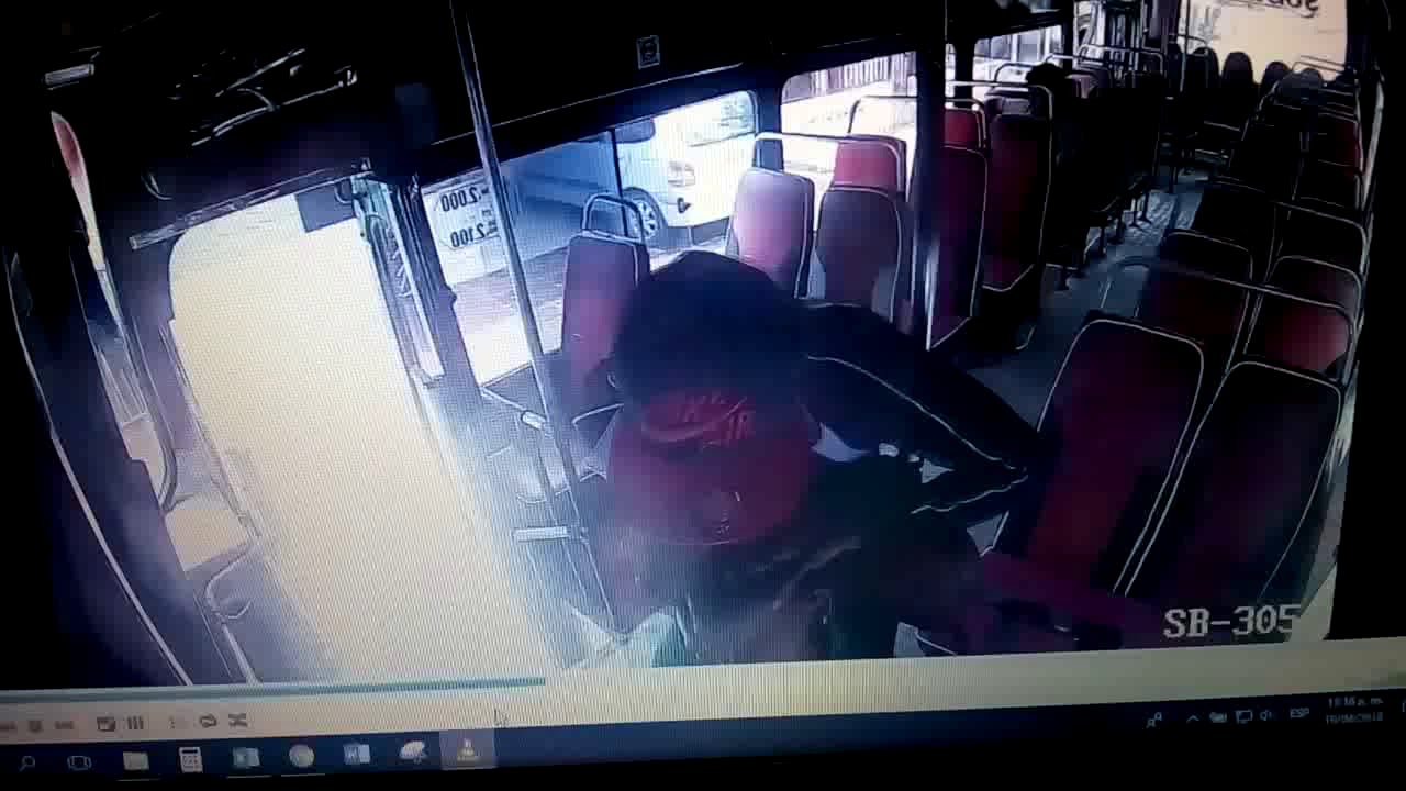 Vuelve a atacar el delincuente que atracó un bus con una granada