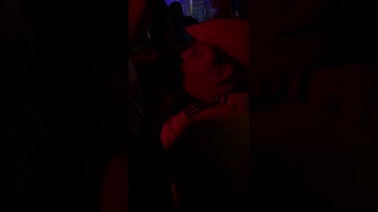 En vídeo: inspectora de Policía de Malambo aparentement embriagada insulta a uniformados