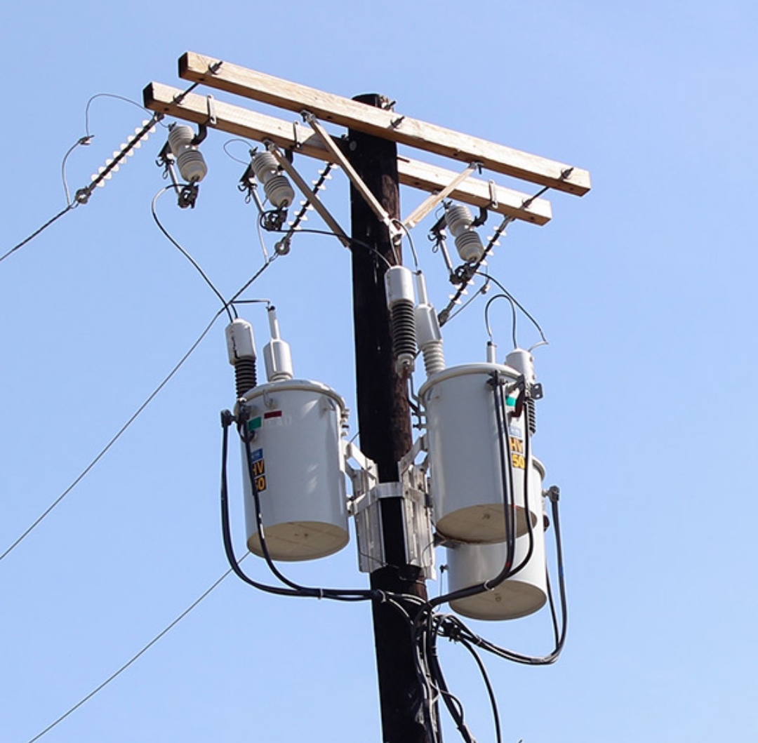 Falla eléctrica provoca suspensión en servicio de agua