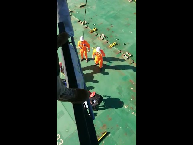 Armada Nacional Realiza Evacuación Aeromédica  En Altamar