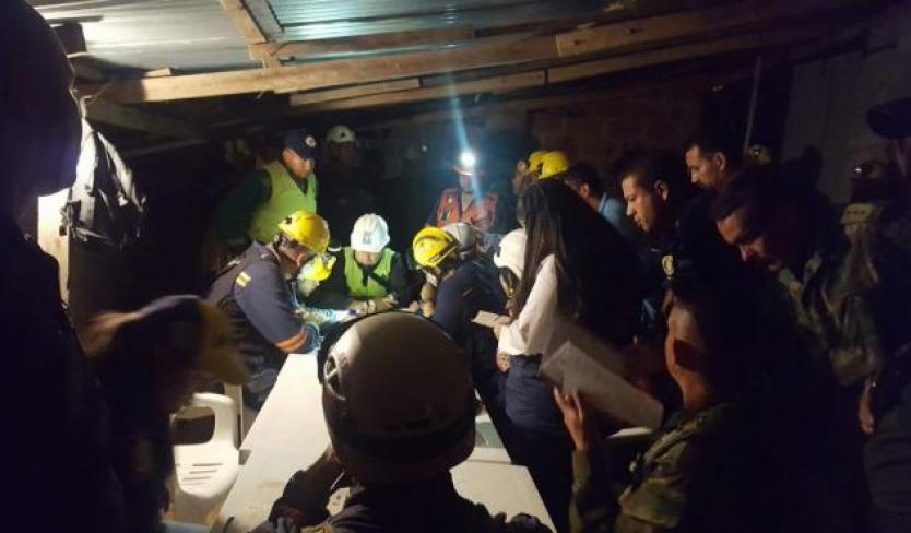 Rescatan con vida a cuatro mineros atrapados en mina de San Rafael (Antioquia)