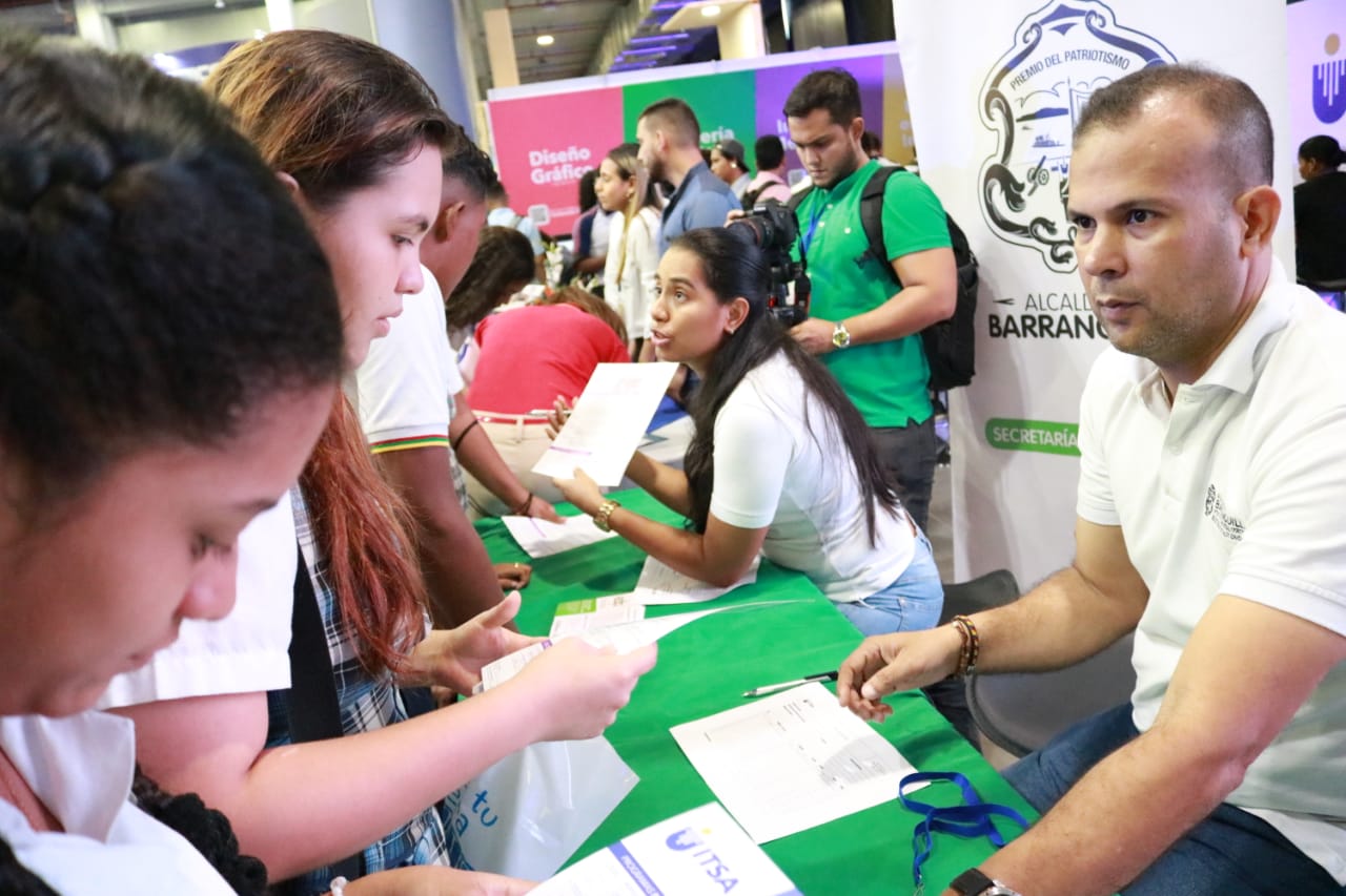 En primer día de ‘Proyéctate’, 2.500 estudiantes del Distrito recibieron orientación académica