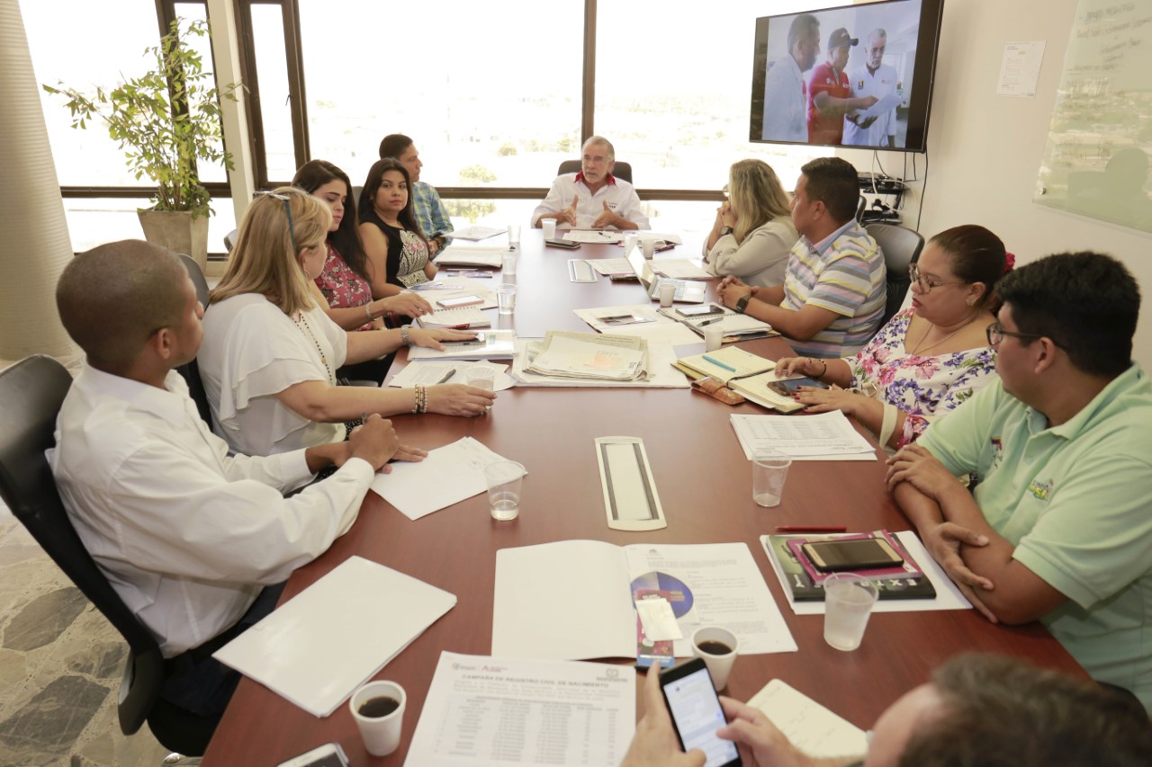 Gobernador y líderes venezolanos se unen para optimizar atención a población del vecino país en Atlántico