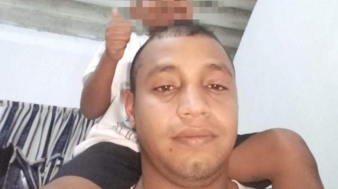Luego de una discusión con su esposa, acuchilló a su hijo de cuatro años y luego se suicidó