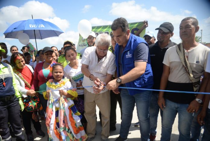 Alcalde de Soledad entrega nuevas vías que descongestionan la calle 30