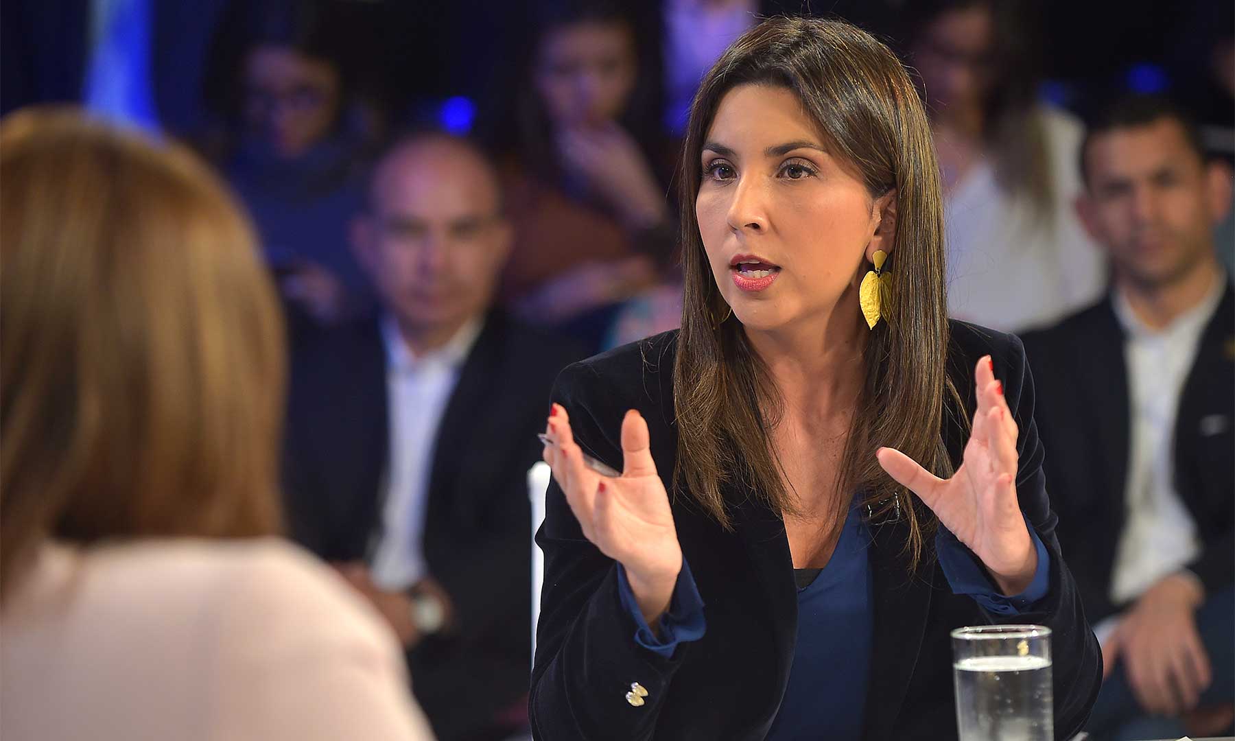 Volvemos a la mesa de diálogo este lunes con la intención de sumar, afirma la Ministra de Educación