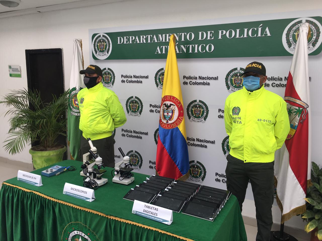 POLICÍA NACIONAL RECUPERA 24 TABLETAS DIGITALES Y ELEMENTOS DE LABORATORIO HURTADOS DE UN COLEGIO