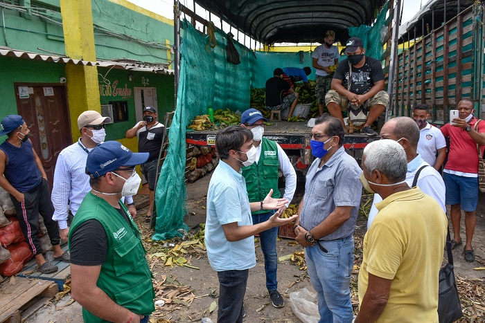 «Si todos actuamos juntos, no tendremos que tomar medidas tan drásticas para cuidarnos»: alcalde Pumarejo, en recorrido por Barranquillita