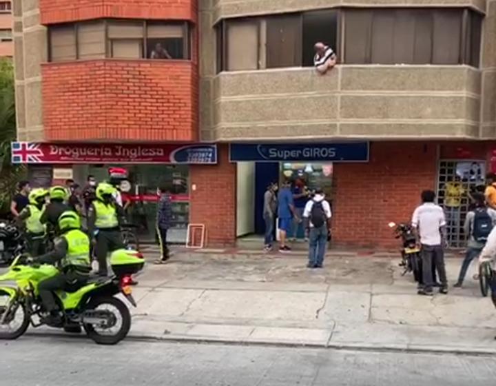 En vidéo: Un vigilante herido en atraco a local de SuperGiros