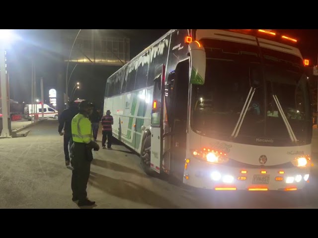Policía detiene dos buses interdepartamentales que transportaban pasajeros incumpliendo la cuarentena