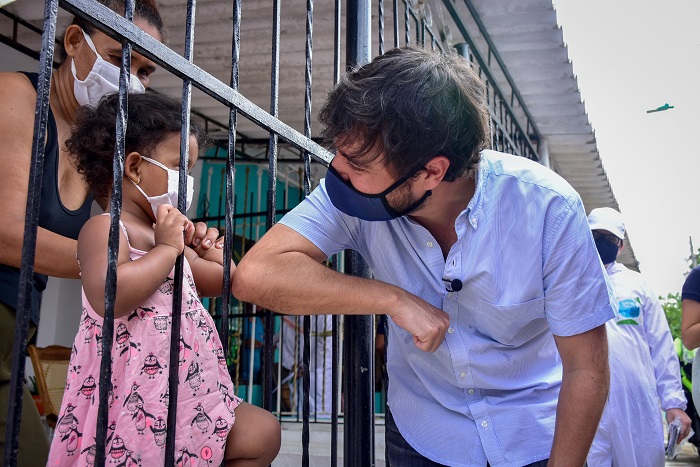 Alcalde Jaime Pumarejo llama a estudiantes a no bajar la guardia en su formación académica