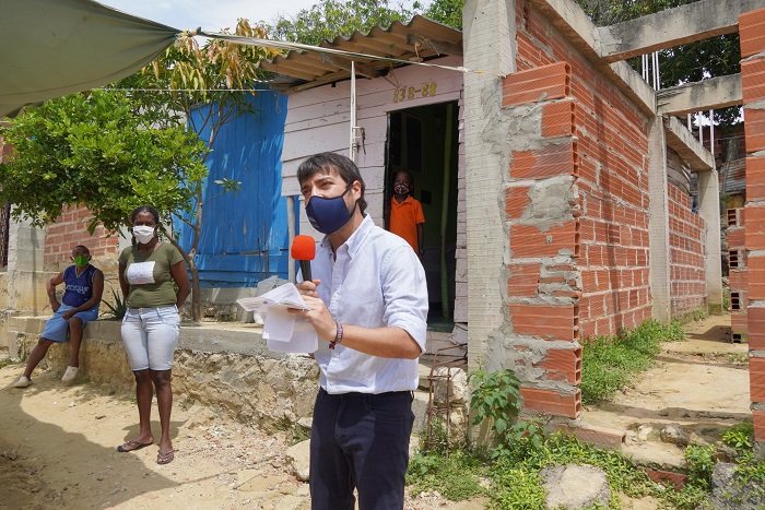 Alcalde Jaime Pumarejo, en barrios subnormales de Barranquilla “Esta es la historia que labró, en los barrios de Barranquilla, Electricaribe, la empresa que tiene el descaro de pedirnos indemnización”