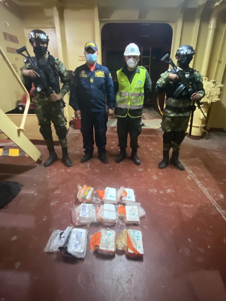 Ejército Nacional realiza incautación de cocaína a buque filipino en puerto de Barranquilla