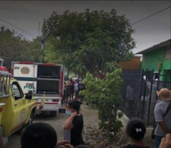 Hallan a desaparecido enterrado en la alberca de su casa
