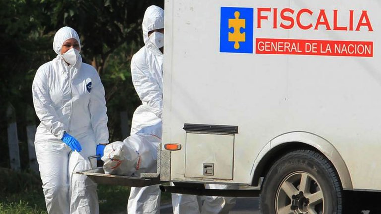 Hallan  dos cuerpos en bolsas negras cerca a Las Gardenias