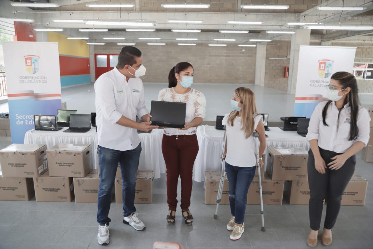 Con la maratón de entregas, pasaremos de 7 a 3 estudiantes por computador en el Atlántico: Elsa Noguera