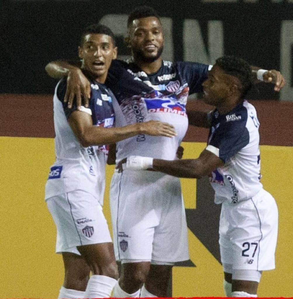 Junior le dio vuelta al marcador y se llevó la victoria en la Copa Libertadores