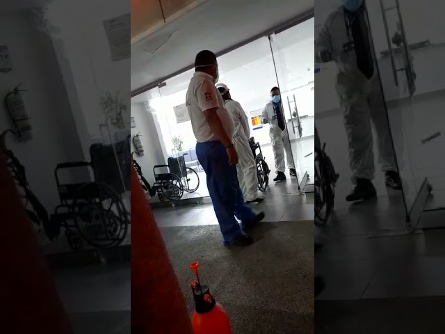 Con arma en mano vigilante de EPS no dejó ingresar a Paramédico que llegó con paciente de Covid
