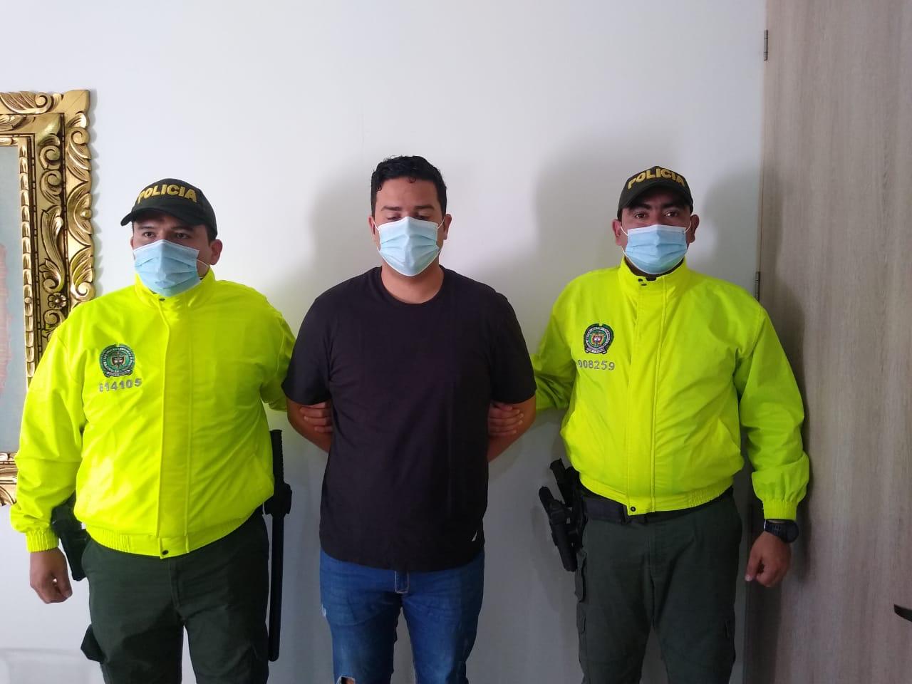 CÁRCEL PARA CANTANTE DE VALLENATO Y OTRAS CUATRO PERSONAS QUE HABRÍAN PARTICIPADO EN MULTIMILLONARIO ROBO POR MEDIOS INFORMÁTICOS