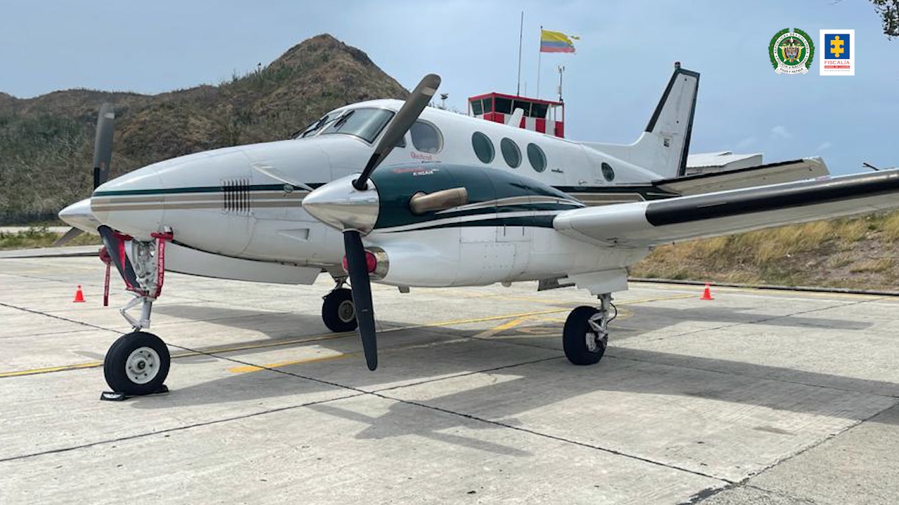 CÁRCEL PARA TRIPULACIÓN DE UNA AERONAVE EN LA QUE ERA TRANSPORTADA CERCA DE MEDIA TONELADA DE COCAÍNA ENTRE SUPUESTAS AYUDAS HUMANITARIAS