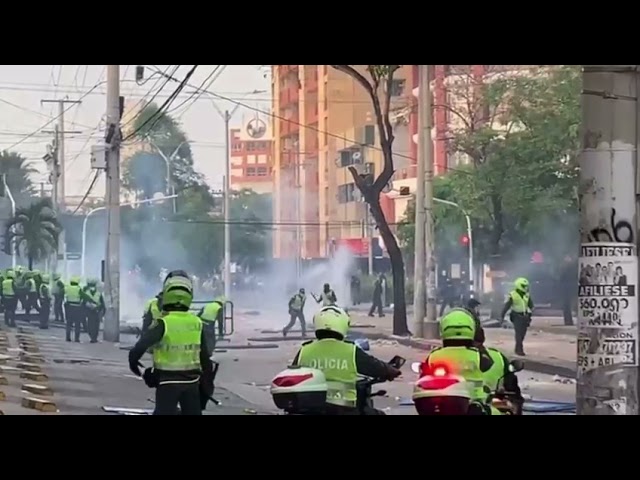 Disturbios cerca al Romelio Martínez