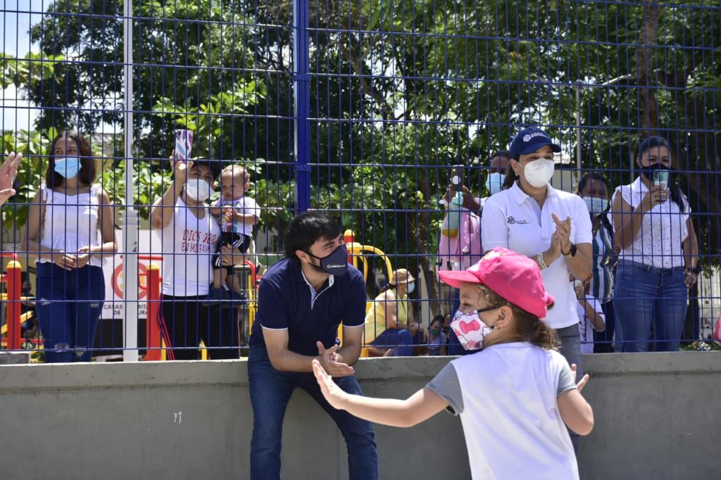 Baile, sonrisas y alegría en el regreso de la agenda cultural presencial a Barranquilla