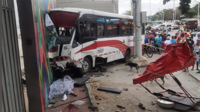 Accidente en Las Flores dejó  dos muertos