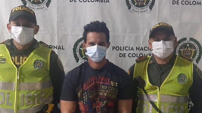 Intentó ahorcar a su hija con un cable porque la niña le contó a la mamá sobre una supuesta infidelidad
