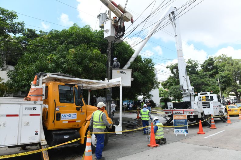 Instalan redes eléctricas en sectores del barrio El Tabor