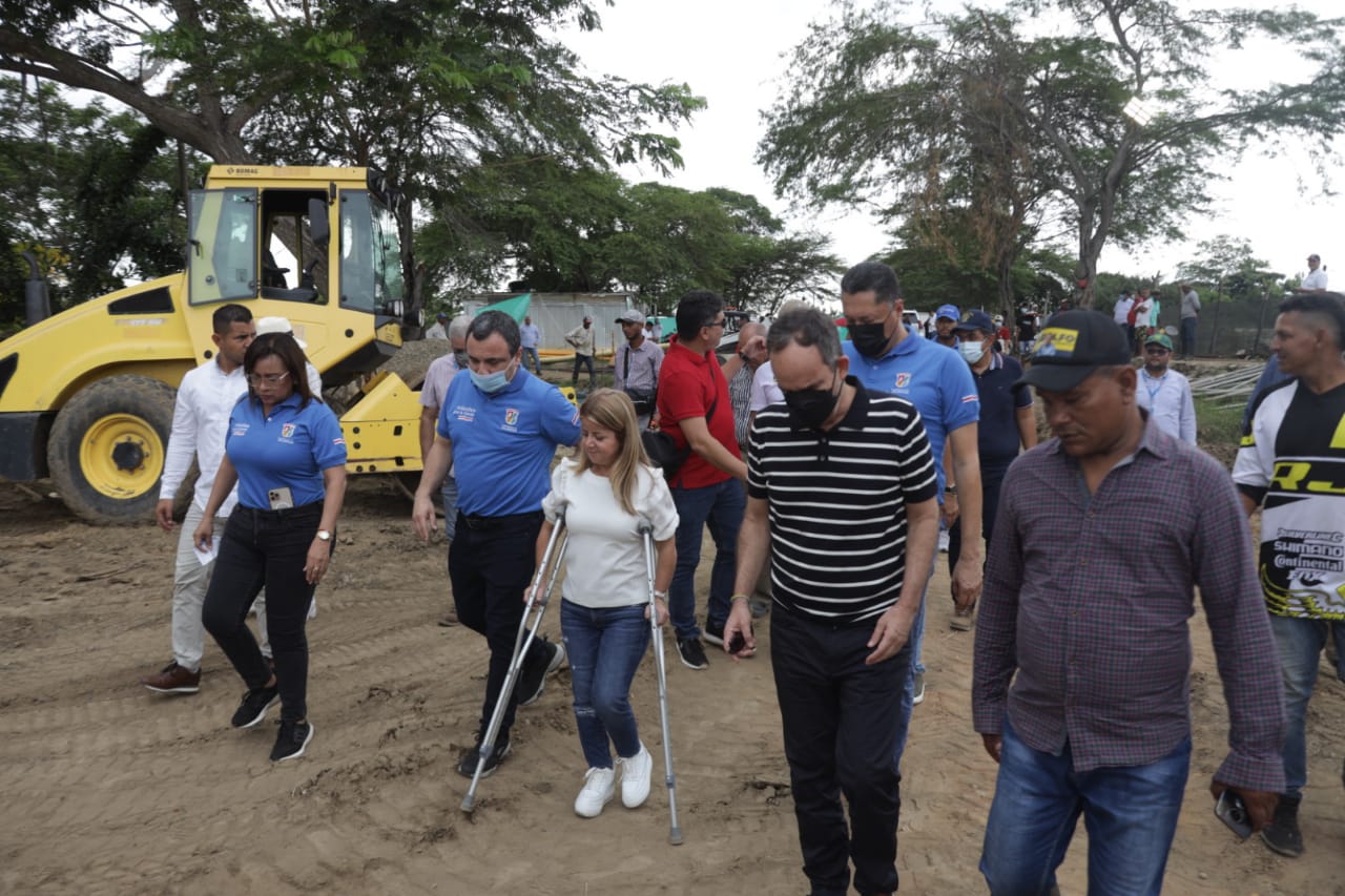 Gobernadora del Atlántico visitó las obras de mitigación en el Canal del Dique