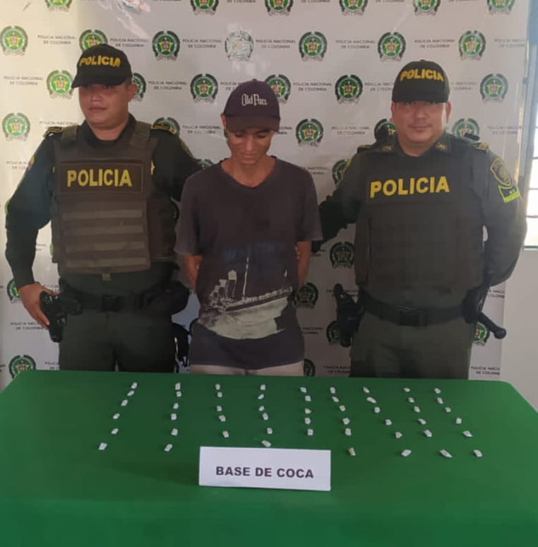 POLICÍA NACIONAL CAPTURA UNA PERSONA EN FLAGRANCIA CON 55 PAPELETAS DE BASE DE COCA