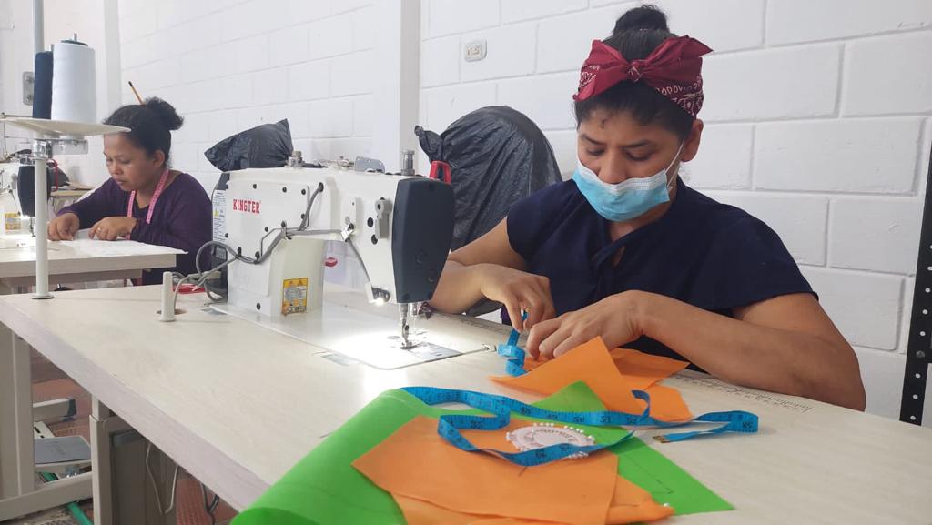 Inició segundo ciclo en manejo de máquinas planas con 36 mujeres de Malambo