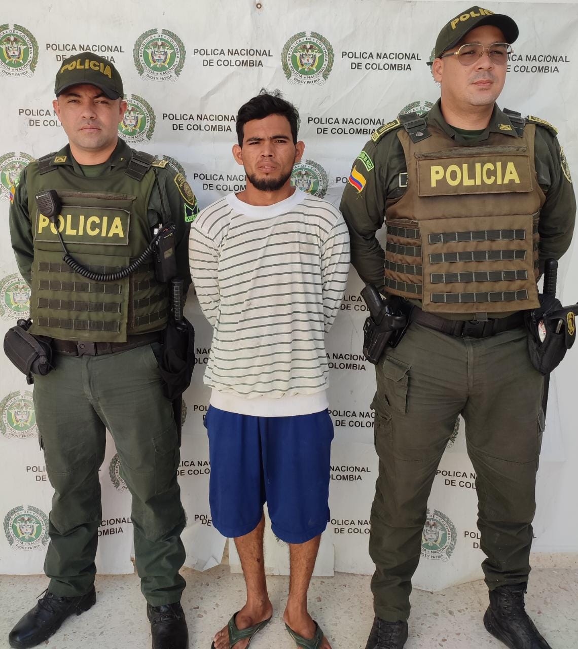 Capturado por golpear a su propia madre con un garrote