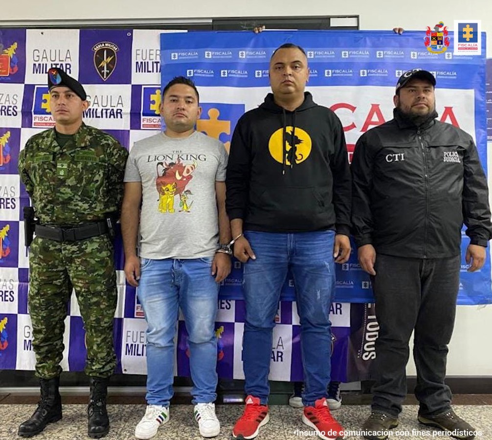 CÁRCEL PARA DOS SOLDADOS SEÑALADOS DE EXTRAER ILEGALMENTE ARMAS