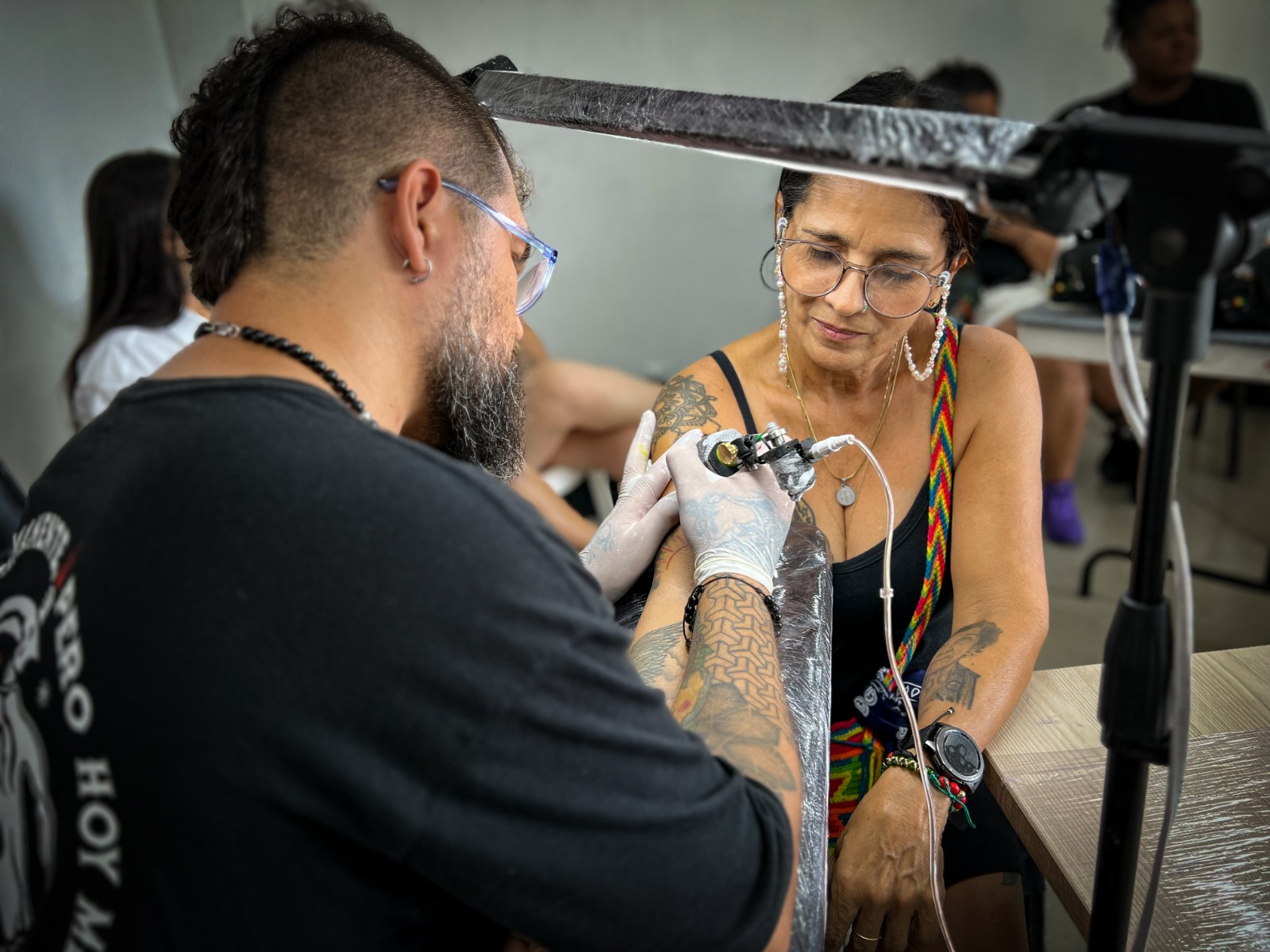 Con ‘Flash Tatto Baqana’, el amor por Barranquilla se lleva a flor de piel