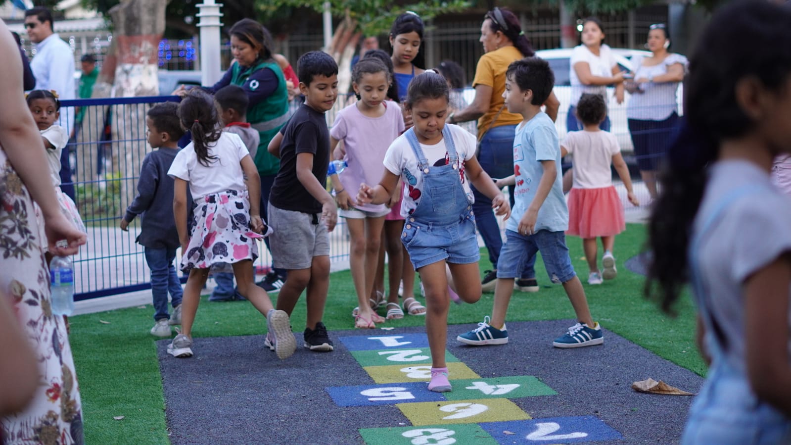 Con intervención de parques, Distrito ha recuperado más de 390.000 metros cuadrados de espacio público desde 2020