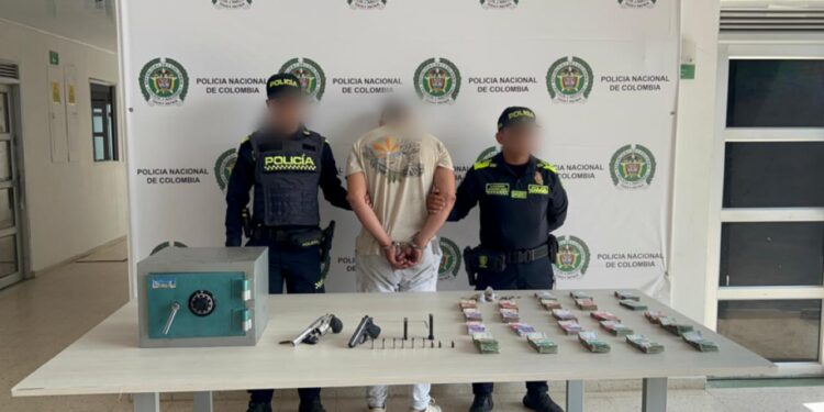 Capturado por robo de una caja fuerte con el producido de una estación de gasolina