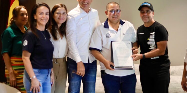 Alcalde Char firma acta de inicio de traslado del Telecóndor y restauración del mural ‘Tierra, Mar y Aire’ de Alejandro Obregón  