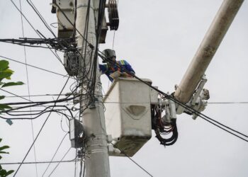 Trabajos eléctricos en el barrio Ciudad Jardín