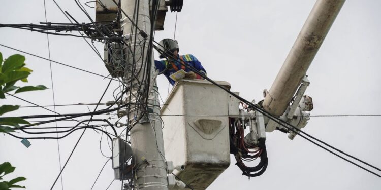 Trabajos eléctricos en el barrio Ciudad Jardín