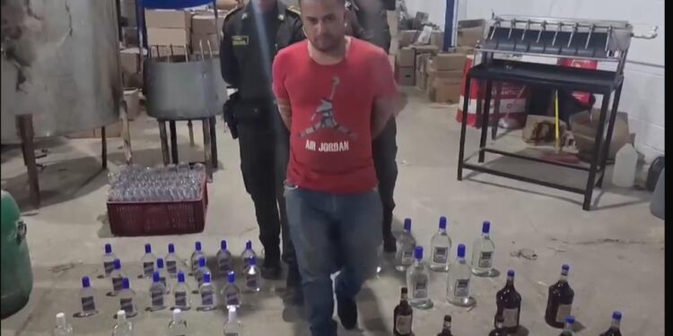 CONTINÚA LUCHA CONTRA EL LICOR ADULTERADO