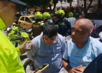 CAPTURADOS “LLAMAS PACHECO” Y “PEYO BAHOQUE” CON ARMA DE FUEGO Y 32 ANOTACIONES JUDICIALES