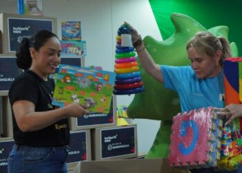 Barranquilla fortalece la atención integral a la primera infancia con entrega de kits de los proyectos Bilingüe Kids e Inclúyete + Kids