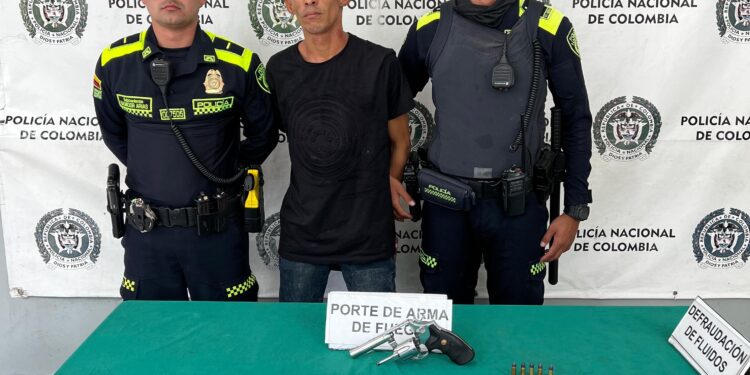 CAPTURADO EN FLAGRANCIA POR PORTE ILEGAL DE ARMA DE FUEGO EN EL SURORIENTE DE BARRANQUILLA