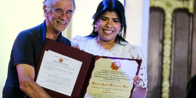 Cámara de Representantes exalta a Malambo con la Ley de los 500 años y condecora al gobernador Eduardo Verano por su liderazgo