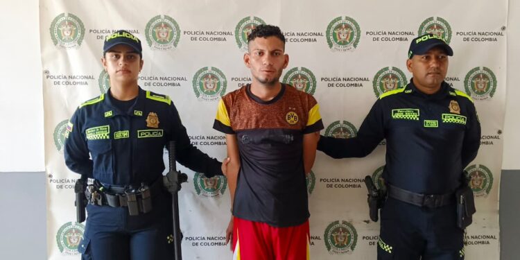 Policía lo acusa de ofrecer 5 mil pesos y un reloj a cambio de someter a vejámenes sexuales a menores