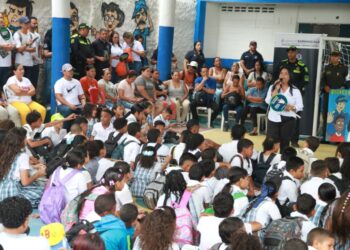 La Alcaldía de Barranquilla y la Policía Metropolitana lanzan campaña para prevenir el uso de pólvora