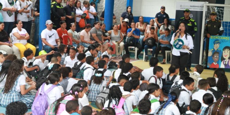 La Alcaldía de Barranquilla y la Policía Metropolitana lanzan campaña para prevenir el uso de pólvora